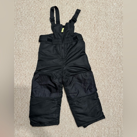 Toddler Snow Bib - Picture 1 of 4